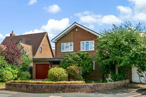 Molember Road, East Molesey- click for photo gallery